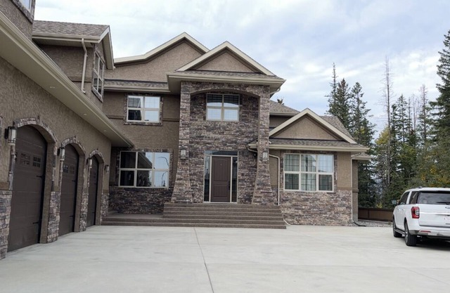 Gateway for Jasper Vacations in a big Luxury Mansion at Hinton