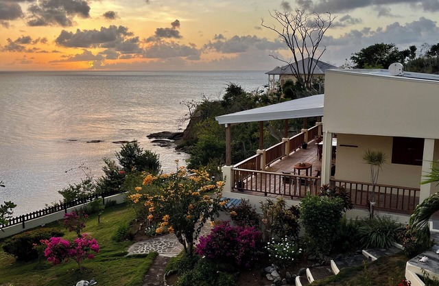 Beachfront Villa Quiet Location Tropical Garden with private access to the beach