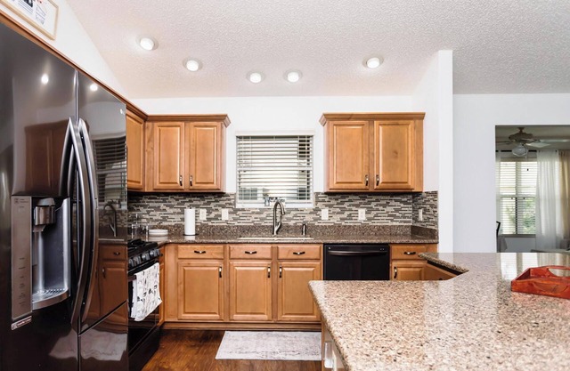 Georgetown - Centrally Located 3/2 Designer Home