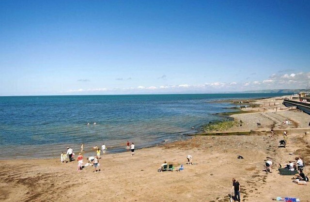 Georgian Townhouse in Town Centre, Stroll to the Beach, Perfectly Dog-Friendly