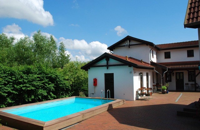 Geräumige Wohnung in Dargun mit Pool