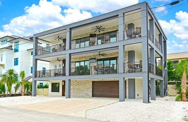 Gertrude's | 100% Private Resort-like home & pool, 500ft to private Siesta Key beach access!