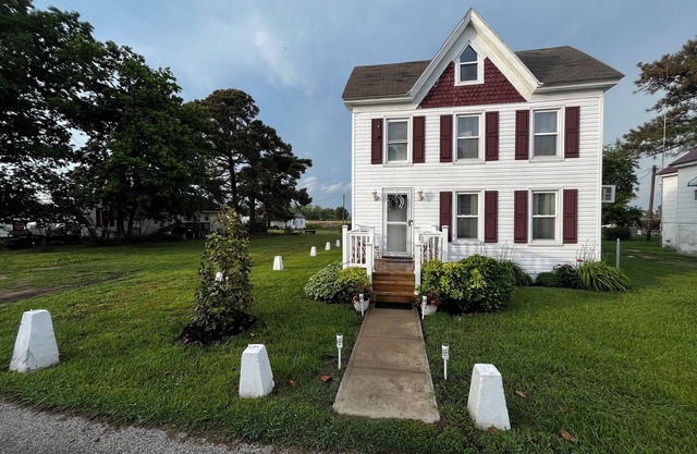 Get away to relax on Smith Island in the Chesapeake Bay with golf cart included