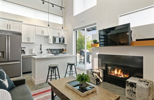 Get Away to Whitefish this Winter! Pet-friendly! Amazing Communal Amenities!