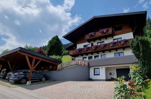 Gföller vacation apartment - apartment (3-7 persons/3 bedrooms)