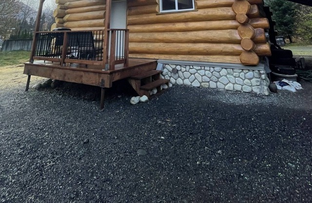 Girdwood Chalet with views of Alyeska