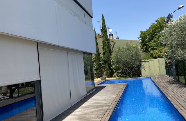 Girona capital. Detached house with pool