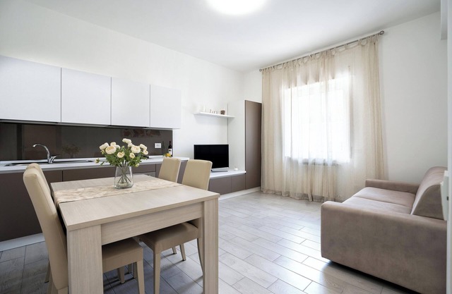 Giselle Apartments Maiori - Amalfi Coast - casa "Papaveri"
