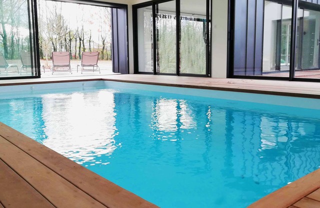 Gite 300m² 15 persons with spa, indoor pool and sauna near puy du fou