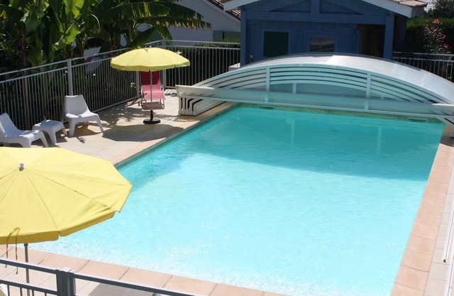 GITE 3CLESVACANCES SWIMMING POOL BILLARD WIFI BIKES VIEW ON THE COUNTRYSIDE