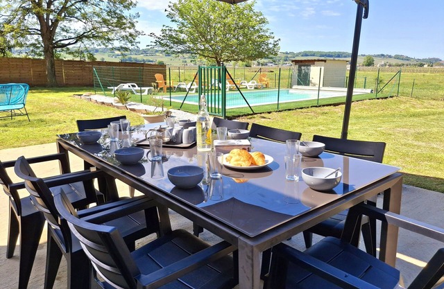 Gite 8 Personnes à la Campagne de Bergerac Avec Piscine 8x4
