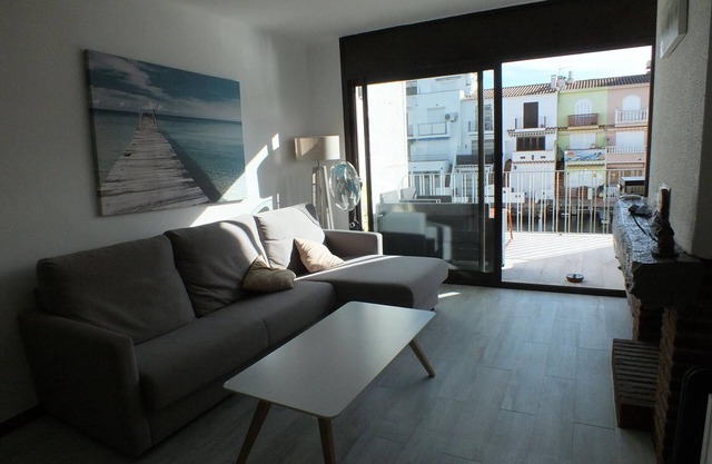Gite Castelló d'Empúries, 3 bedrooms, 7 persons