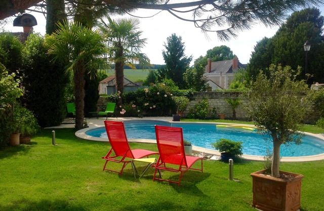 GITE classé * meublé du tourisme - HEATED SWIMMING POOL - SPA