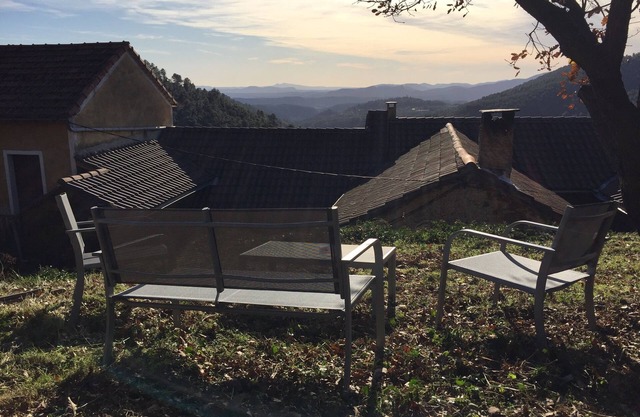 GITE DE LA SABIO, character house with swimming pool, near Les Vans and Joyeuse