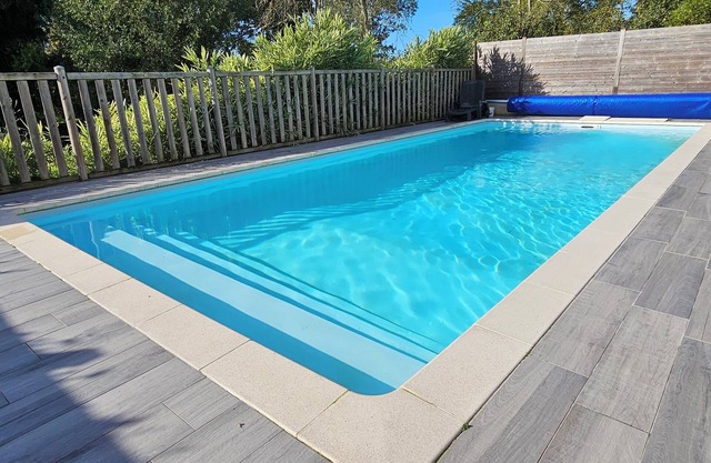 GITE DE L'ETANG, 6 bedrooms, private heated swimming pool, private park, fishing pond