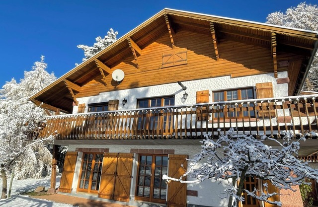 Gîte du Cerf Blanc, Spacious & recently renovated for up to 14 people