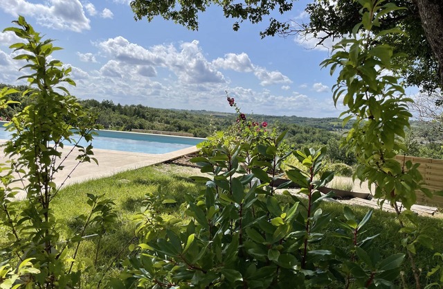 Gite for 4 people with private swimming pool and magnificent view