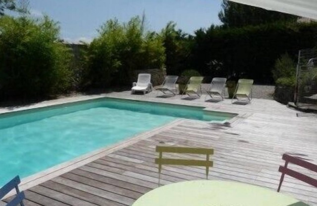Gîte in Provence in Saint Savournin, quiet with swimming pool