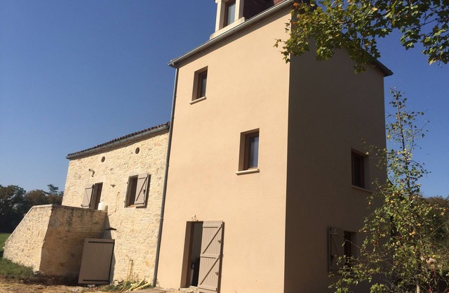 Gîte in Quercy house with dovecote