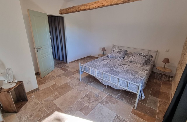 Gite in Sarlat in a renovated barn, 15 minutes' walk from the historic center.
