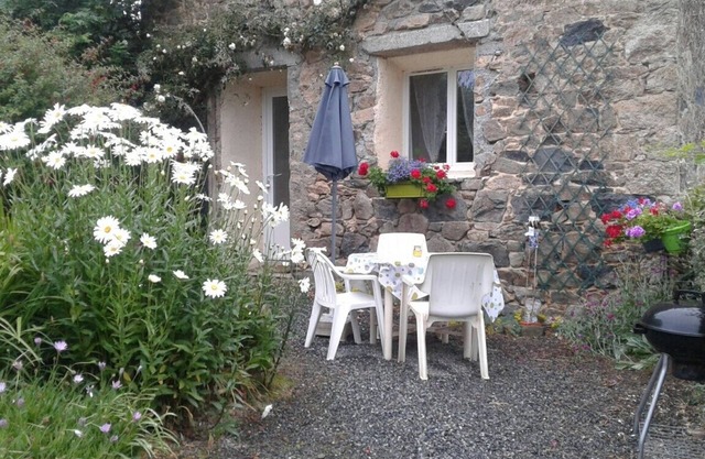 Gite la Roseraie in the countryside 30mn from the sea