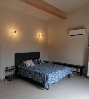 Gite neuf avec accès sauna, bain a remous
