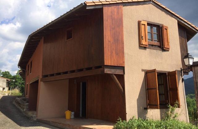 Gite on 2 levels, in authentic village, in Cathar country near Montségur.