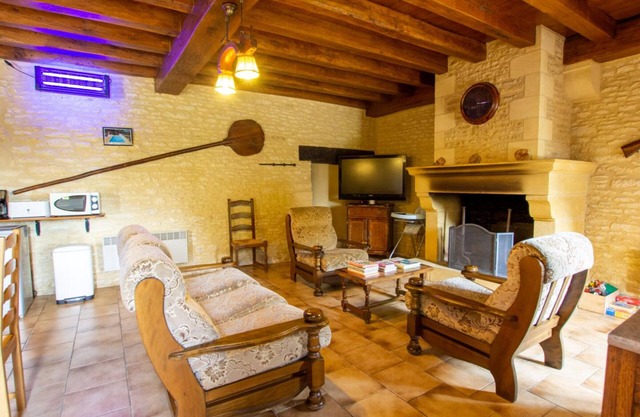 Gite Saint-Crépin-et-Carlucet, 4 bedrooms, 10 persons