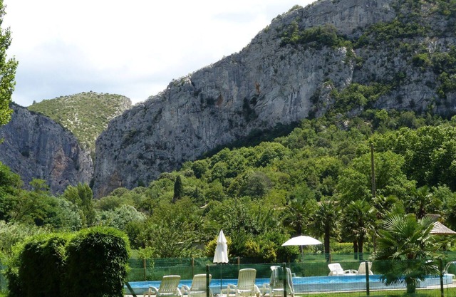 Gite Tout Équipé Dans un mas Avec Piscine et vue sur la "porte des Cévennes"