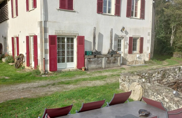 Gites moulin de Richebourg in a character property