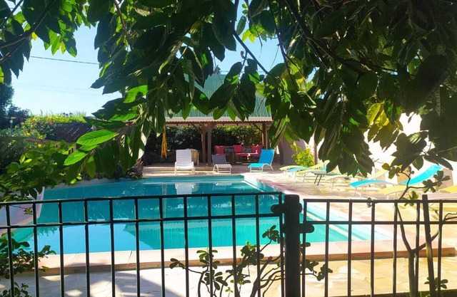 Gites "villa bagatelle" * 4/8 pers with swimming pool and SPA