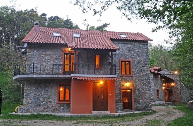 Giusvalla Deluxe Forest 3 floors villa