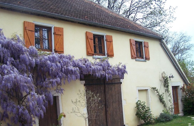 Givry Bed and breakfast in a peaceful setting on the Chalonnaise coast