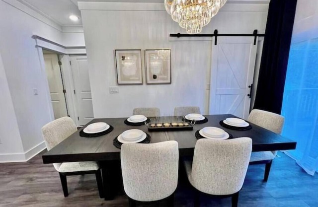 Glamorous House