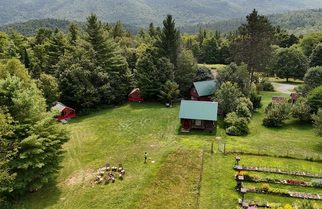GLAMP RICHARD ON ADIRONDACK FLOWER FARM