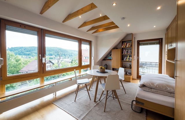 Glass Front Apartment With Amazing View B17