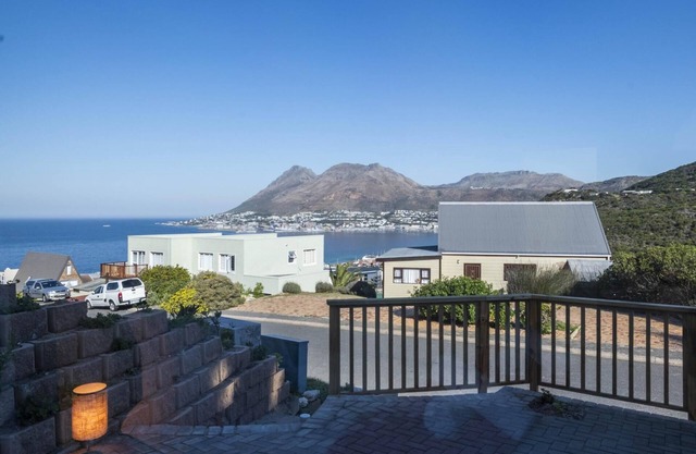 Glen Marine Sea & Mountain Stay