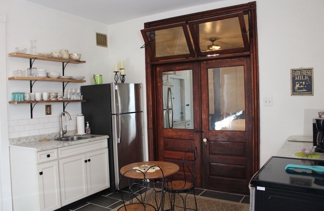 Glen Onoko Getaway - minutes from the Gorge, 1800s Charm, Modern Comfort