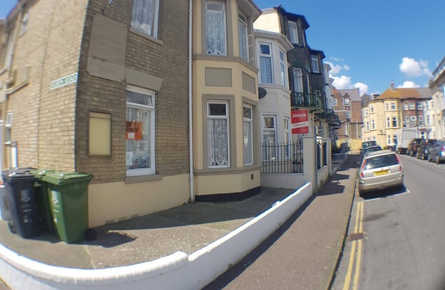 Glen Villa 5 Sleeps 6 Near Beach