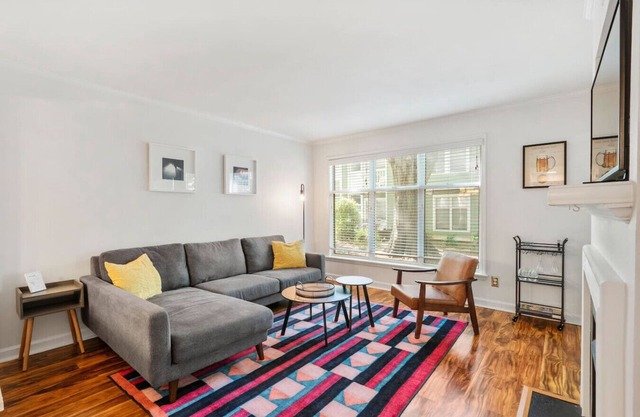 Glenwood Gable- near downtown Raleigh