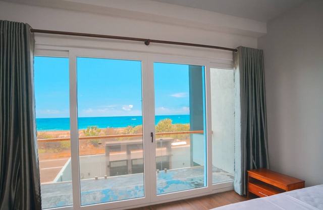 Goalie Beachfront Resort