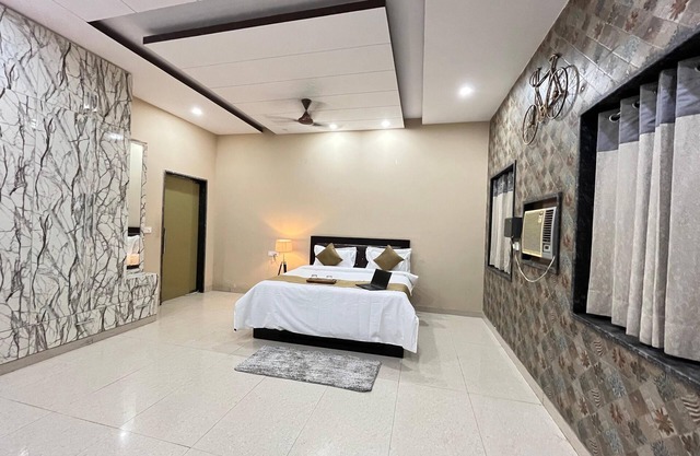 GoBravo 11- 6BHK Farm with Pool Gurgaon