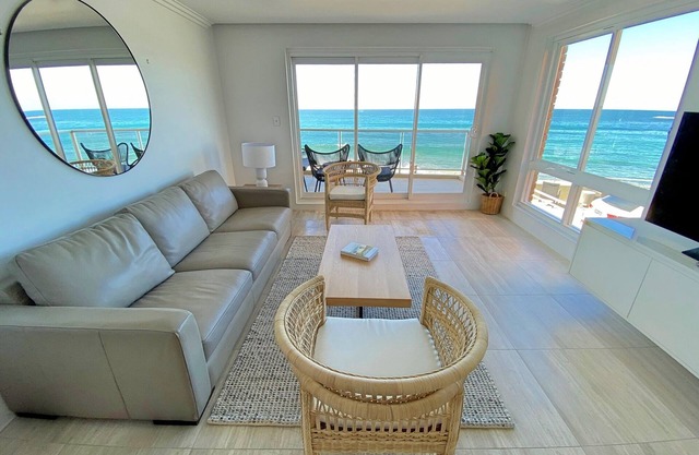 Gobsmacking Views 2, with Direct Beach Access
