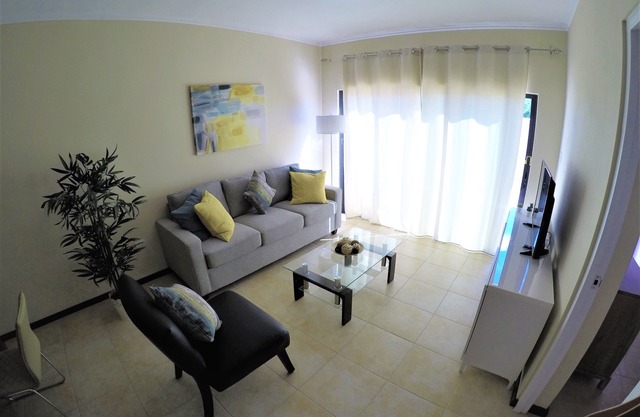 Gold Coast - Beautiful 2 Bedroom/2 Bathroom Town House
