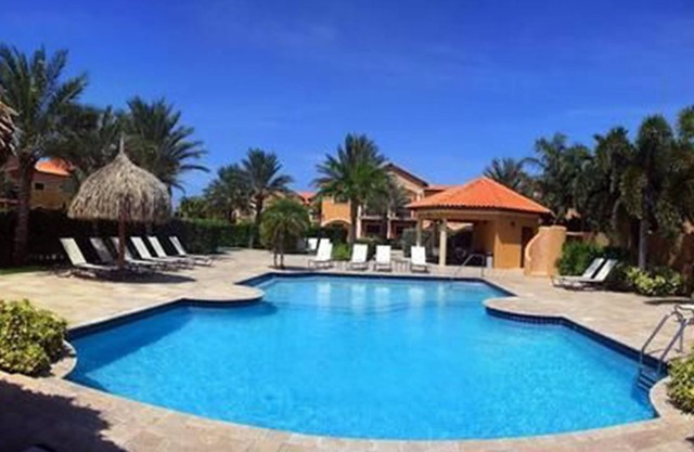 Gold Coast - Beautiful 2 Bedroom Town House