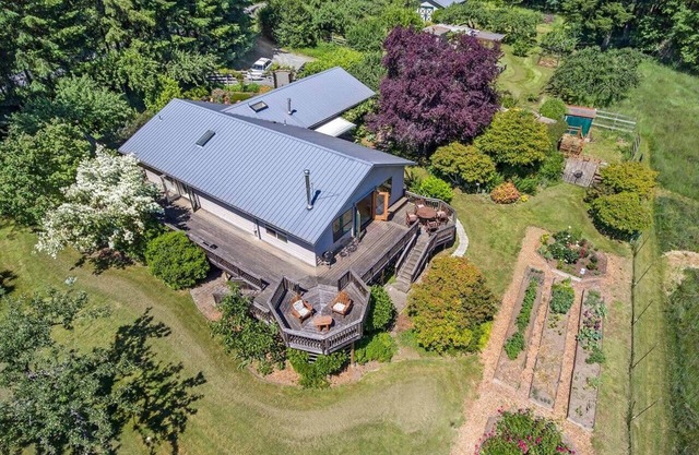 Goldeneye Farm - Orchard & Ponds