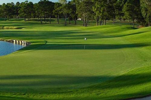 Golf course view vacation home