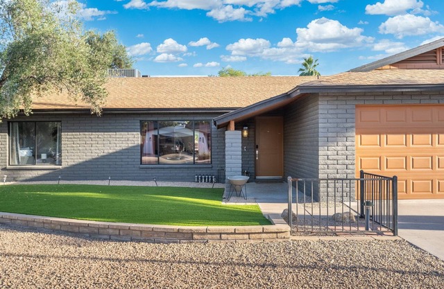 Golf & Kierland Escape Pool + Dog-Friendly Yard