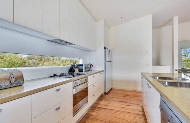 Golfer's Paradise By The Beach At Cape Schanck