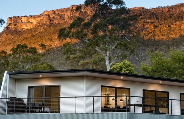 Golton in the Gap - Immerse yourself in the serenity of the Grampians landscape